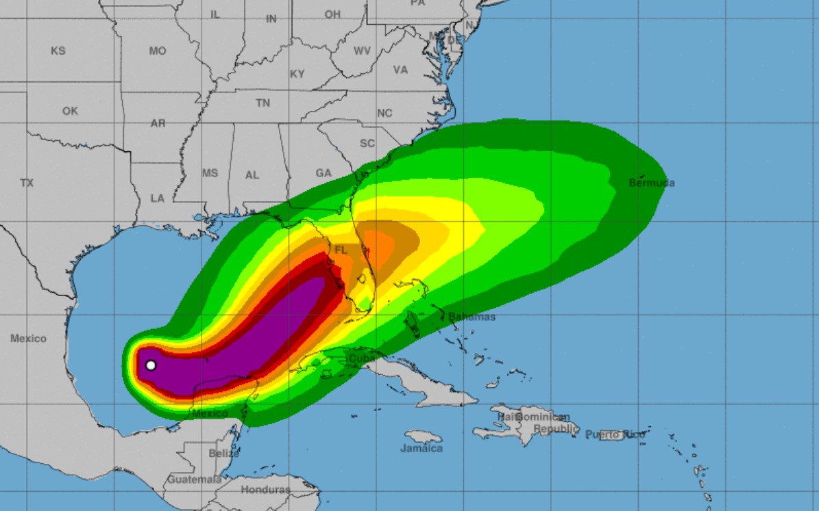 https://d.ibtimes.com/en/full/4552401/hurricane-milton-heads-toward-florida.jpg