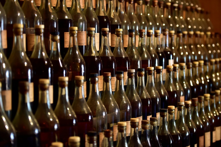 https://d.ibtimes.com/en/full/4552681/china-imported-more-brandy-any-other-spirit-2022-most-it-france-according-research-group.jpg