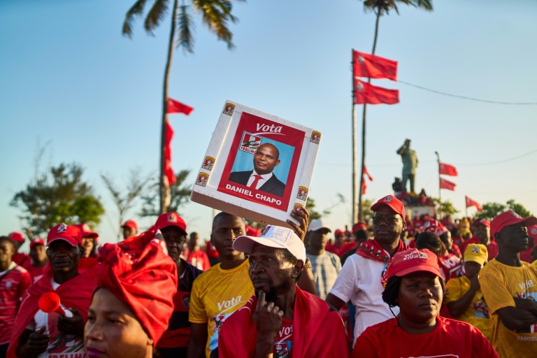 https://d.ibtimes.com/en/full/4552866/supporters-ruling-mozambique-liberation-front-frelimo-attend-rally-ahead-wednesdays-elections.jpg