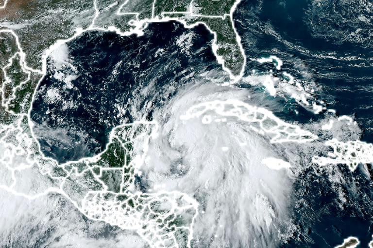 https://d.ibtimes.com/en/full/4552915/recent-study-found-storms-powerful-hurricane-helene-were-used-expected-once-every-130-years.jpg