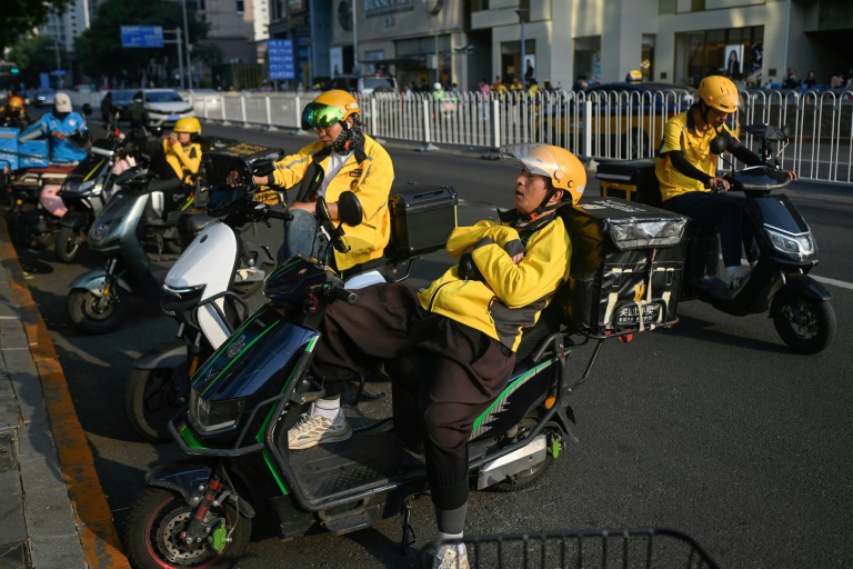 https://d.ibtimes.com/en/full/4553438/chinas-economy-worlds-second-largest-grappling-headwinds-prolonged-housing-crisis.jpg