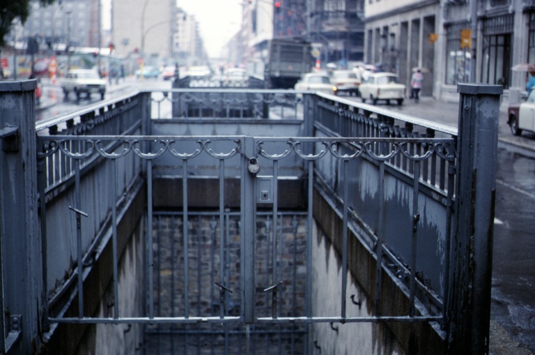 https://d.ibtimes.com/en/full/4553932/berlins-friedrichstrasse-shown-here-1988-was-dubbed-palace-tears-its-frequent-sad-farewells.jpg