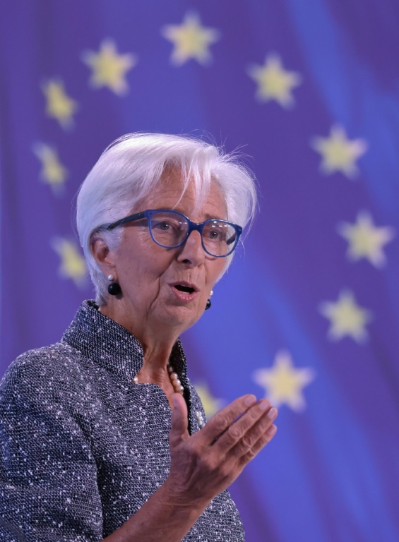 https://d.ibtimes.com/en/full/4554698/investors-are-looking-clues-rate-path-ahead-ecb-president-christine-lagarde.jpg