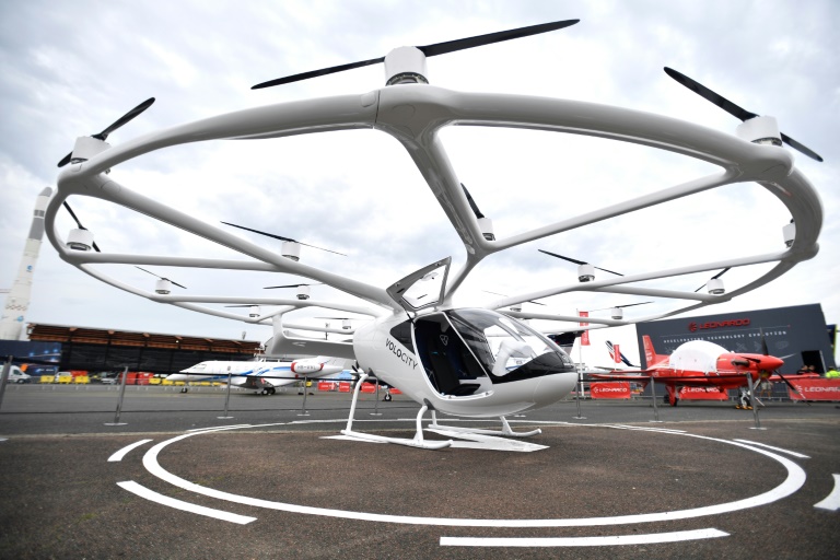 https://d.ibtimes.com/en/full/4556034/german-startup-volocopter-among-companies-working-burgeoning-electric-vertical-take-off.jpg