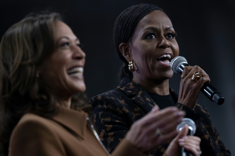 https://d.ibtimes.com/en/full/4557051/former-first-lady-michelle-obama-campaigns-vice-president-kamala-harris-kalamazoo-michigan.jpg