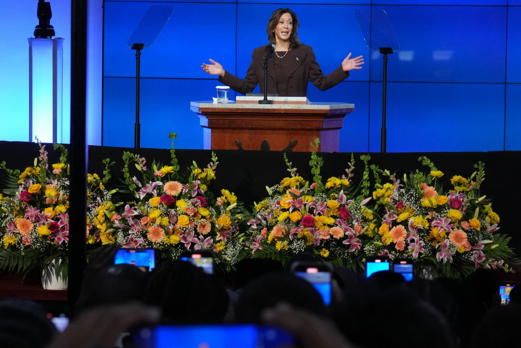 https://d.ibtimes.com/en/full/4557109/kamala-harris-speaks-philadelphia-church.jpg