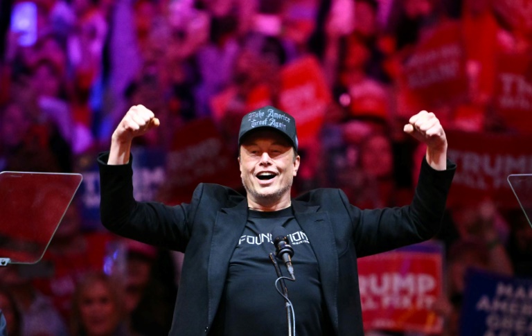 https://d.ibtimes.com/en/full/4558187/elon-musk-rally-donald-trump-madison-square-garden-new-york.jpg