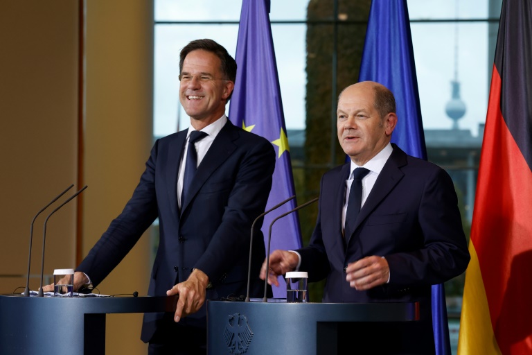 https://d.ibtimes.com/en/full/4559107/nato-secretary-general-mark-rutte-german-chancellor-olaf-scholz-give-joint-press-conference.jpg