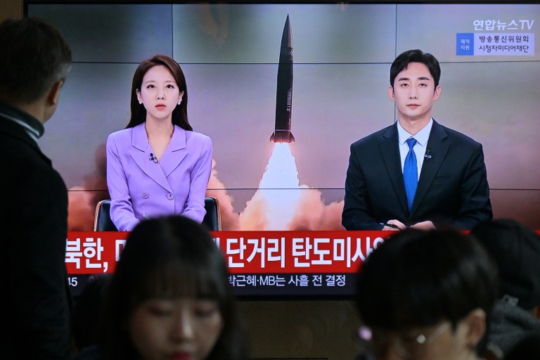 https://d.ibtimes.com/en/full/4559154/south-korean-news-broadcast-seoul-tuesday-shows-file-footage-north-korean-missile-test.jpg