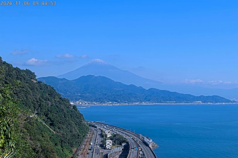 https://d.ibtimes.com/en/full/4559494/global-warming-one-factor-that-has-led-slow-snow-cover-mount-fuji.jpg