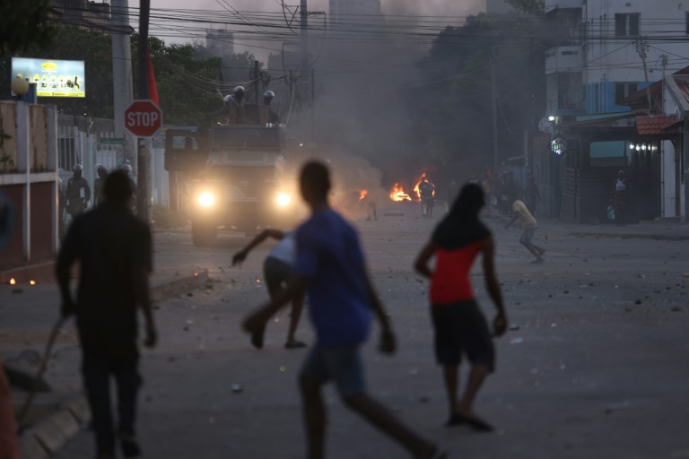 https://d.ibtimes.com/en/full/4559914/opposition-supporters-clash-police-after-disputed-election.jpg