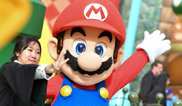 https://d.ibtimes.com/en/full/4561050/nintendo-broadening-its-reach-theme-parks-win-non-gamer-fans.jpg