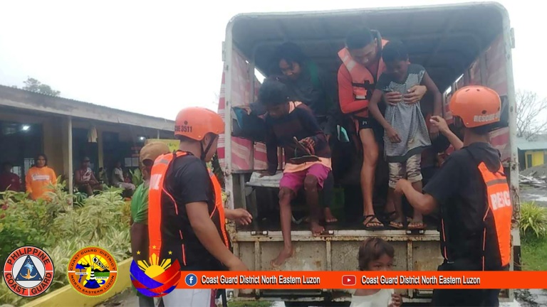 https://d.ibtimes.com/en/full/4561689/this-handout-photo-taken-released-november-14-2024-philippine-coast-guard-shows-coast-guard.jpg