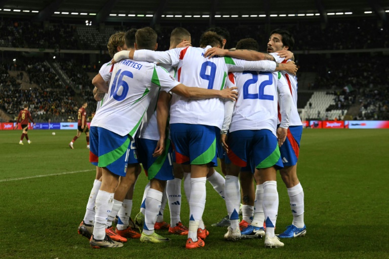 https://d.ibtimes.com/en/full/4561850/italy-hug-celebrate-after-sandro-tonali-r-scored-winning-goal.jpg