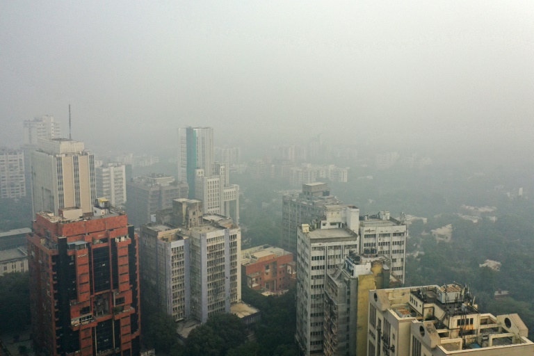 https://d.ibtimes.com/en/full/4562620/new-delhi-regularly-cloaked-toxic-smog.jpg