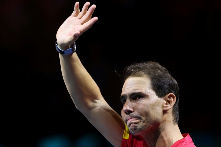 https://d.ibtimes.com/en/full/4563093/spains-rafael-nadal-gave-emotional-speech-event-honour-his-retirement-tennis-tuesday.jpg