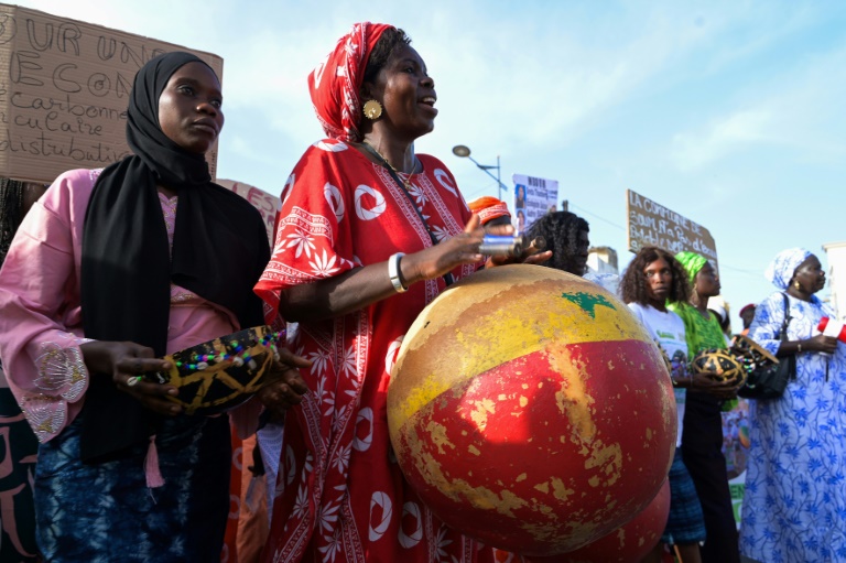 https://d.ibtimes.com/en/full/4563609/some-80-percent-people-displaced-climate-change-are-women-girls-heightening-risks-human.jpg