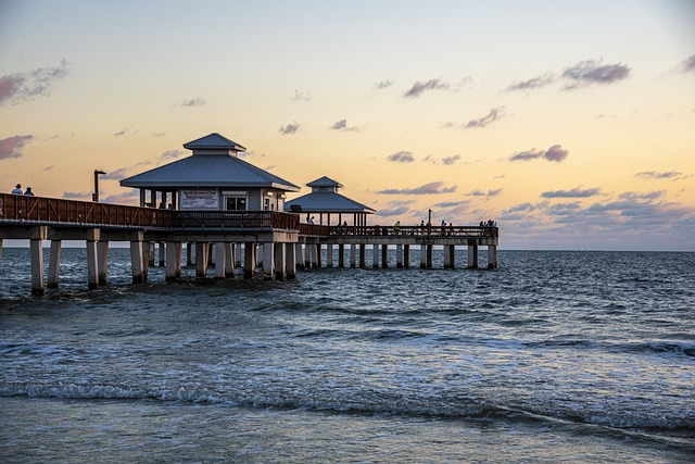 https://d.ibtimes.com/en/full/4563891/naples-florida.jpg