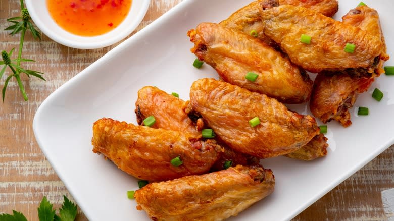 https://d.ibtimes.com/en/full/4569754/chicken-wings.jpg