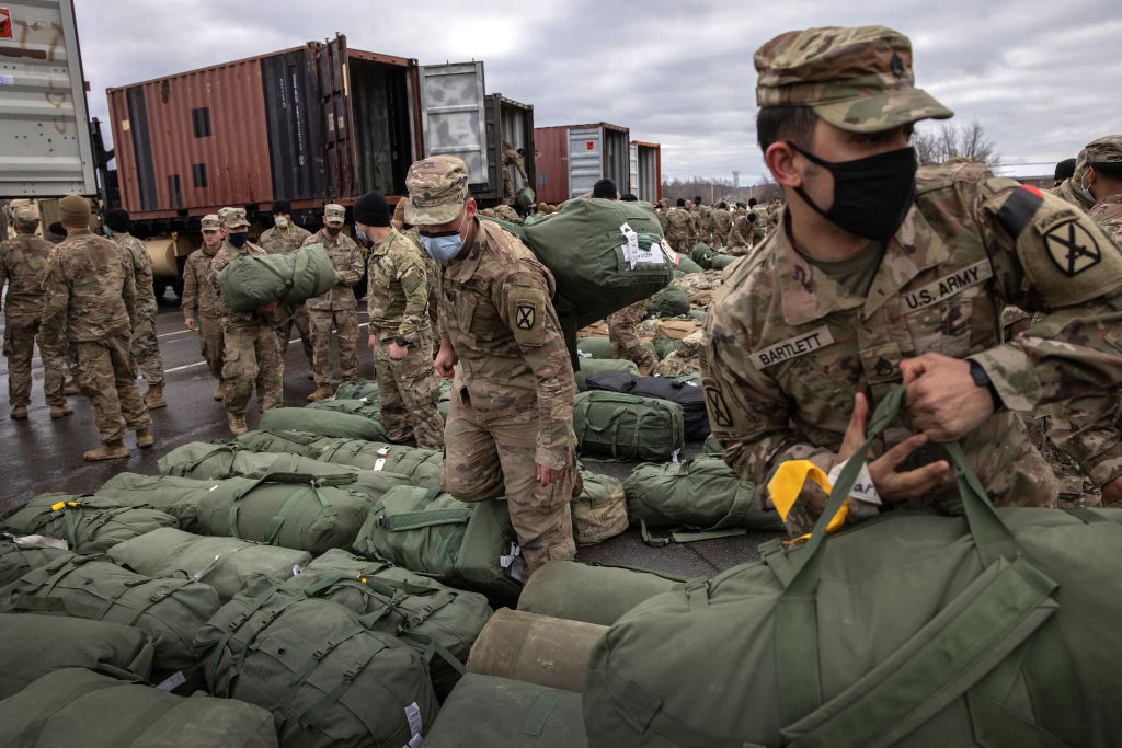 https://d.ibtimes.com/en/full/4570669/us-troops-shutdown.jpg