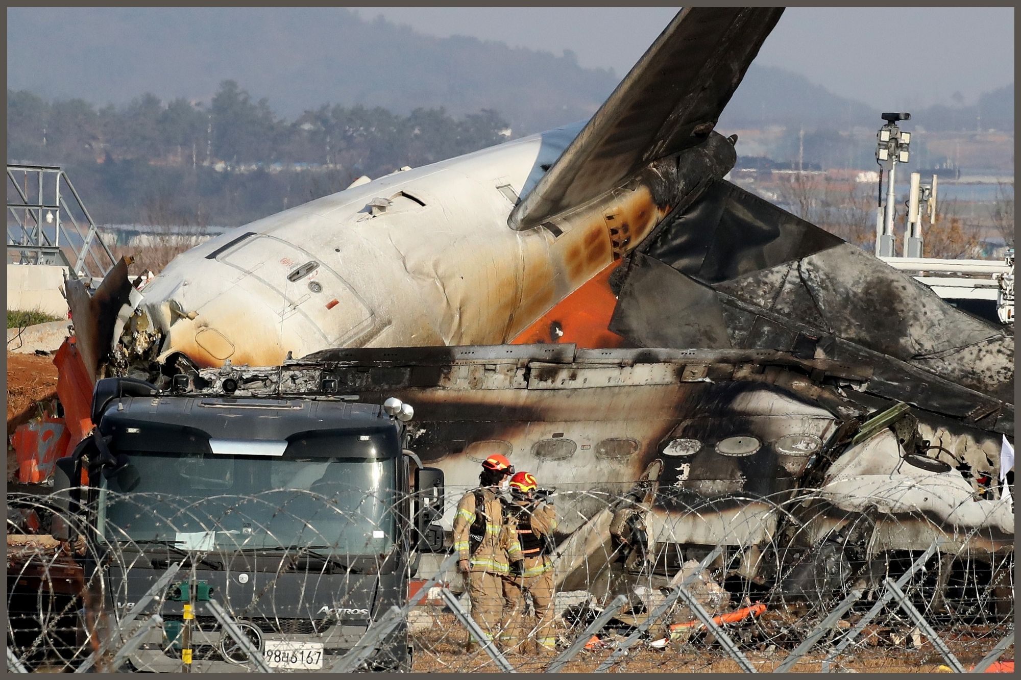 WATCH: South Korea Plane Carrying 181 Veers Off Course, Crashes Into ...