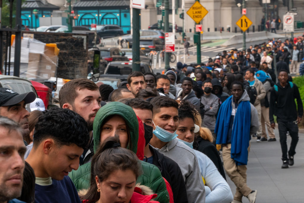 https://d.ibtimes.com/en/full/4574615/nyc-close-emergency-shelters.jpg