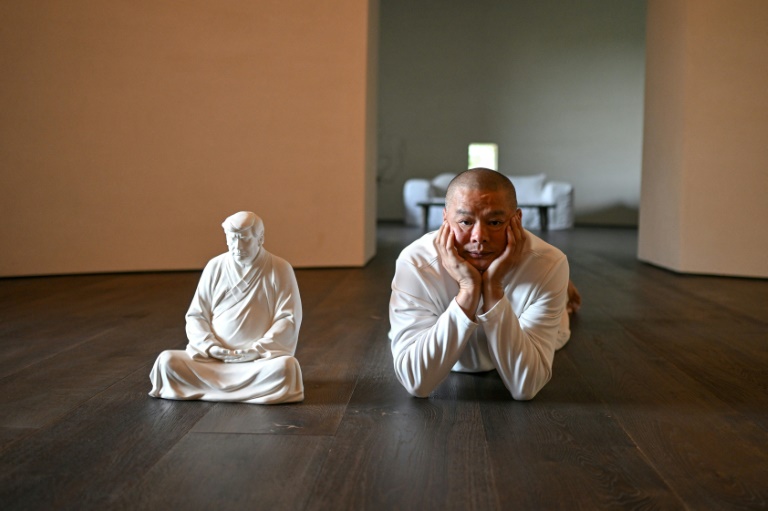 Chinese Artist Cashes In On Buddha-like Trump Statues