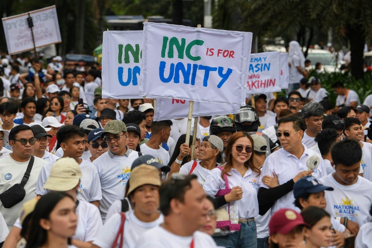 https://d.ibtimes.com/en/full/4574891/police-said-more-million-members-influential-religious-sect-gathered-philippine-capital.jpg