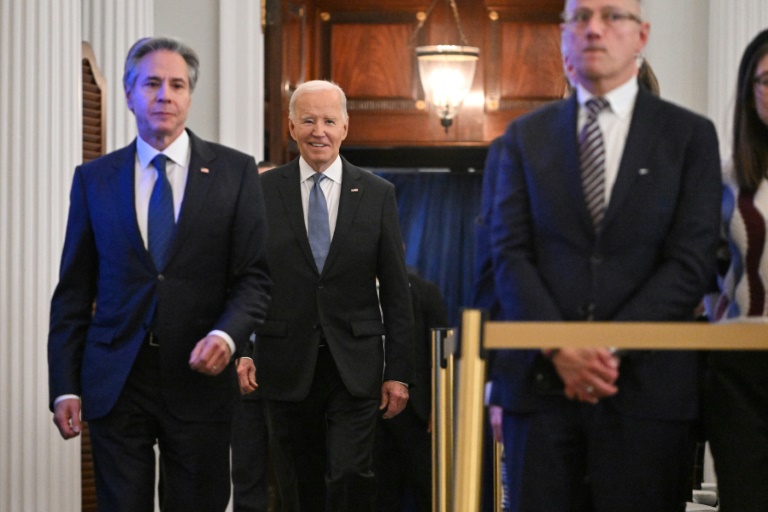 https://d.ibtimes.com/en/full/4574961/us-president-joe-biden-accompanied-secretary-state-antony-blinken-l-delivered-farewell.jpg