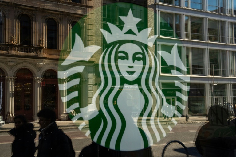 https://d.ibtimes.com/en/full/4575274/hot-drink-behemoth-starbucks-boasts-29000-retail-stores-78-markets.jpg