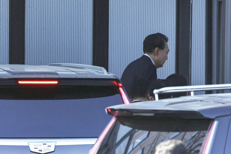 https://d.ibtimes.com/en/full/4575784/south-korean-impeached-president-yoon-suk-yeol-arrives-corruption-investigation-office.jpg