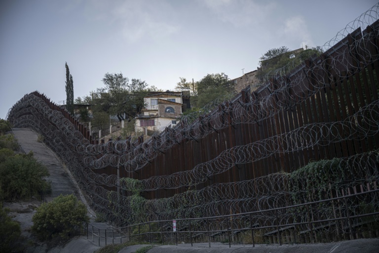 https://d.ibtimes.com/en/full/4576781/donald-trump-repeatedly-criticized-number-people-crossing-us-mexico-border-during-his.jpg