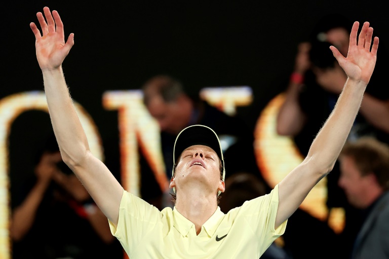 https://d.ibtimes.com/en/full/4578453/italys-jannik-sinner-celebrates-winning-australian-open.jpg