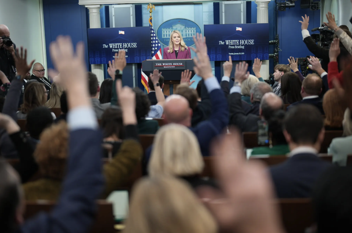 https://d.ibtimes.com/en/full/4579219/briefing-room.png