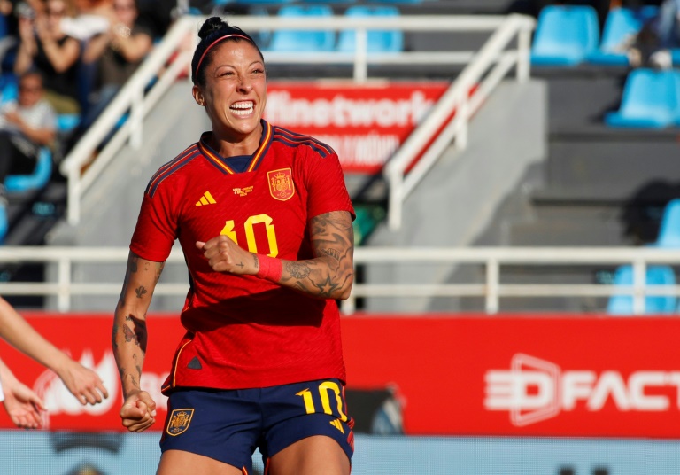 https://d.ibtimes.com/en/full/4579608/spain-forward-jenni-hermoso-helped-her-country-win-world-cup-then-was-forcibly-kissed-federation.jpg