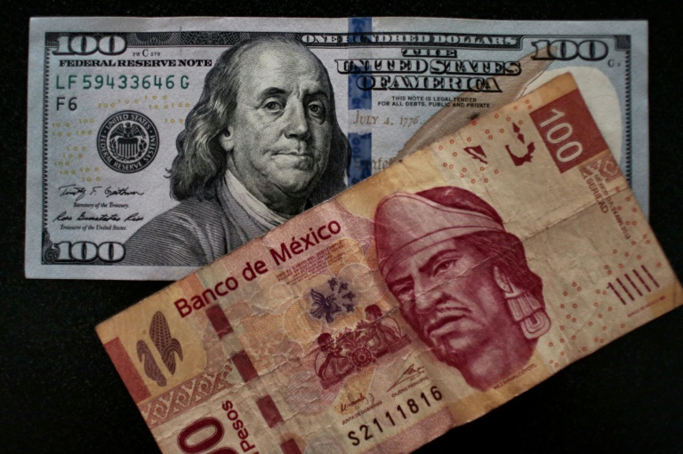 https://d.ibtimes.com/en/full/4579632/mexican-peso-has-come-under-pressuer-against-dollar-after-donald-trump-said-he-would-impose-stiff.jpg