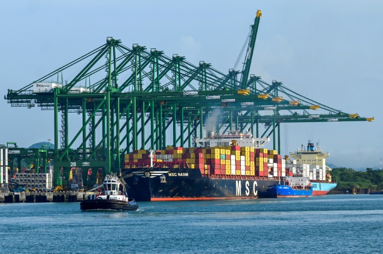 https://d.ibtimes.com/en/full/4580300/ship-loaded-containers-balboa-operated-hutchison-ports-panama-city.jpg