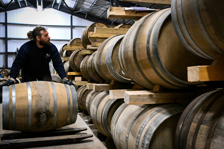 https://d.ibtimes.com/en/full/4580476/small-scottish-distillery-ncnean-hopes-generate-third-its-revenue-united-states.jpg