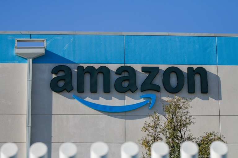 https://d.ibtimes.com/en/full/4581054/full-year-2024-amazons-net-income-jumped-592-billion-304-billion-2023.jpg