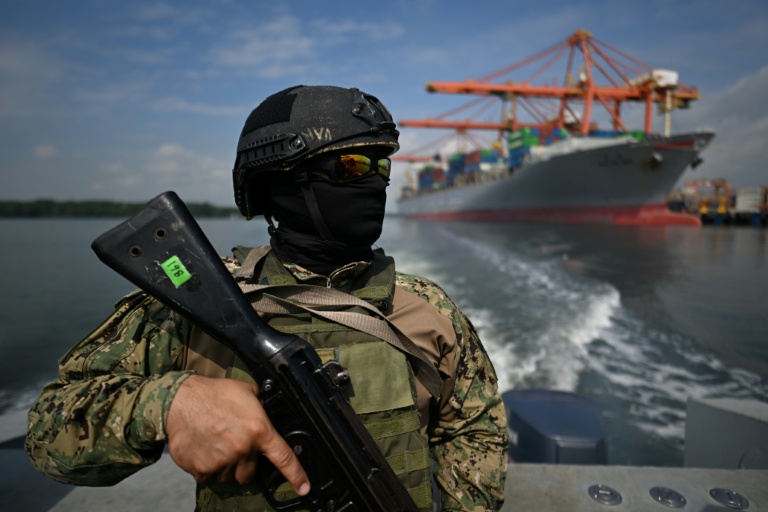 https://d.ibtimes.com/en/full/4581164/member-ecuadoran-navy-conducts-security-surveillance-patrol-port-guayaquil.jpg