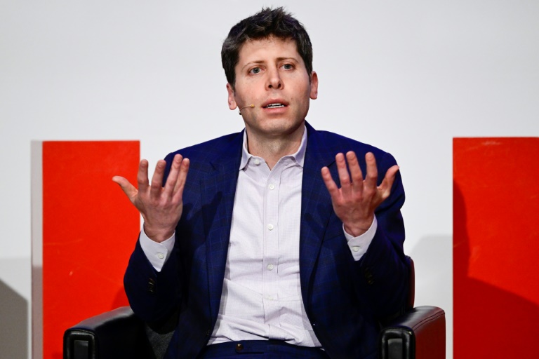 https://d.ibtimes.com/en/full/4581785/openai-ceo-sam-altman-seemed-dismiss-elon-musk-led-effort-buy-control-startup-social-media.jpg