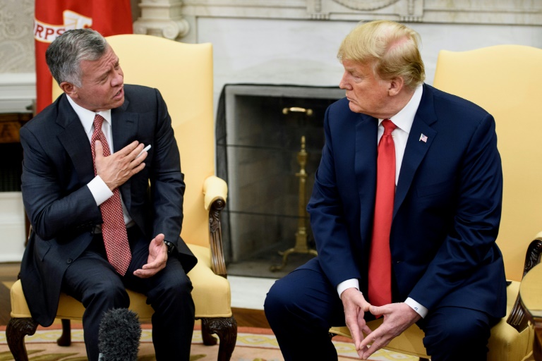 https://d.ibtimes.com/en/full/4581902/jordans-king-abdullah-ii-seen-here-meeting-us-president-donald-trump-2018-set-tense-trip.jpg