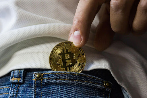 https://d.ibtimes.com/en/full/4582172/bitcoin.jpg