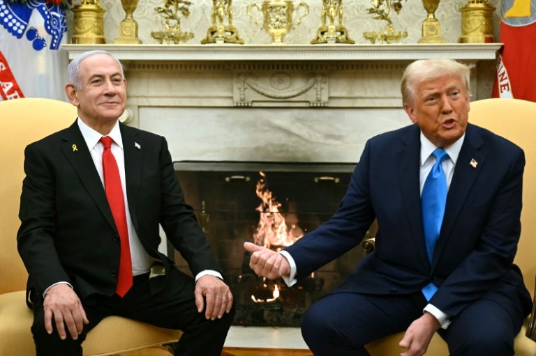 https://d.ibtimes.com/en/full/4585356/us-president-donald-trump-r-meets-israels-prime-minister-benjamin-netanyahu-oval-office.jpg