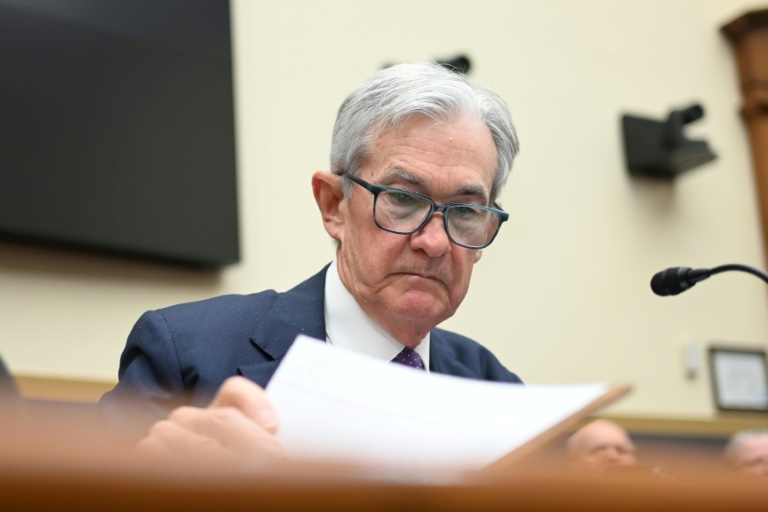 https://d.ibtimes.com/en/full/4585619/us-federal-reserve-board-chair-jerome-powell-said-central-bank-does-not-need-rush-adjust.jpg