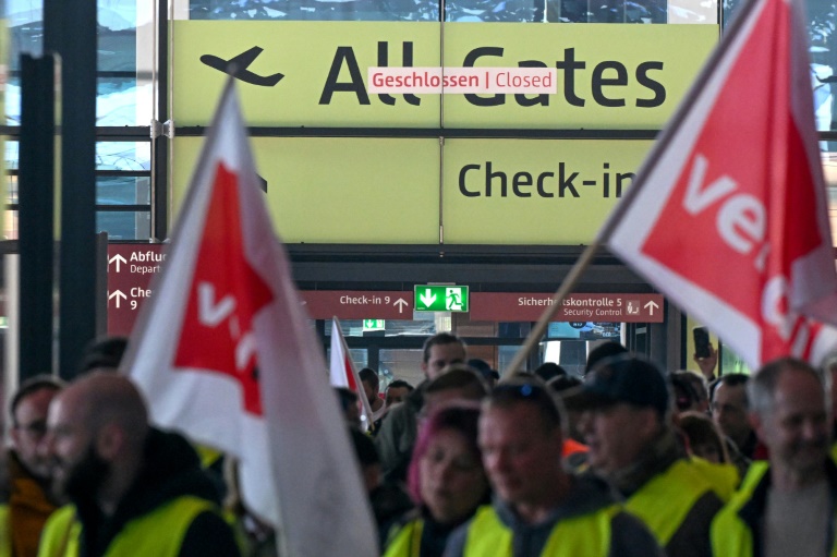 https://d.ibtimes.com/en/full/4586041/german-airport-workers-strike-affected-3400-flights-impacting-around-500000-passengers.jpg