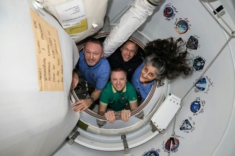 https://d.ibtimes.com/en/full/4586486/crew-9-expected-depart-iss-march-16-carrying-butch-wilmore-nick-hague-suni-williams.jpg