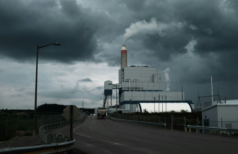 https://d.ibtimes.com/en/full/4586582/longview-power-plant-coal-fired-plant-stands-august-21-2018-maidsville-west-virginia.jpg