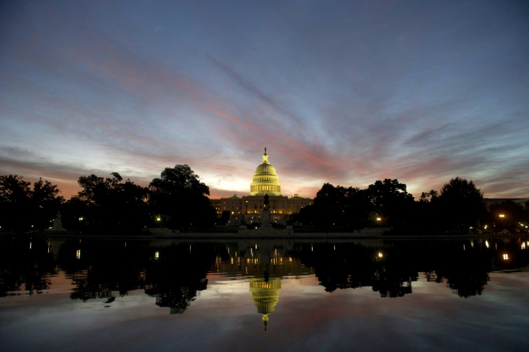 https://d.ibtimes.com/en/full/4586785/senate-set-evening-vote-package-passed-republican-led-house-representatives.jpg