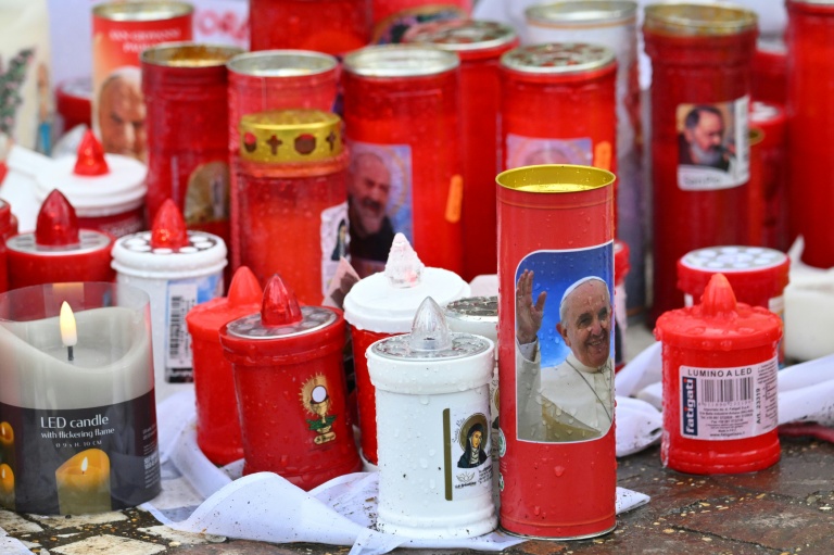 https://d.ibtimes.com/en/full/4586982/pope-francis-who-had-part-lung-removed-young-man-prone-respiratory-infections.jpg